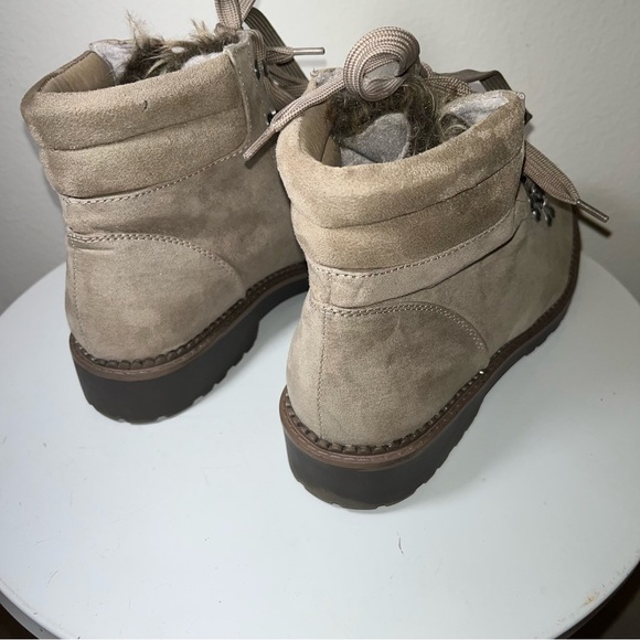 Esprit Women's Cassia Fashion faux fur Boot size 10 beige great condition no box - Picture 4 of 11